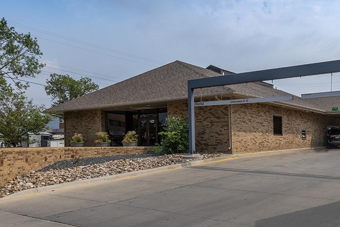 Exterior view and drive-up window at Gate City Bank, located at 422 Main Street in Williston, North Dakota